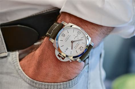 panerai 44mm strap size